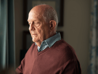 Twoja mama zapomniała o spotkaniu… a potem o drodze do domu – czy to już demencja?